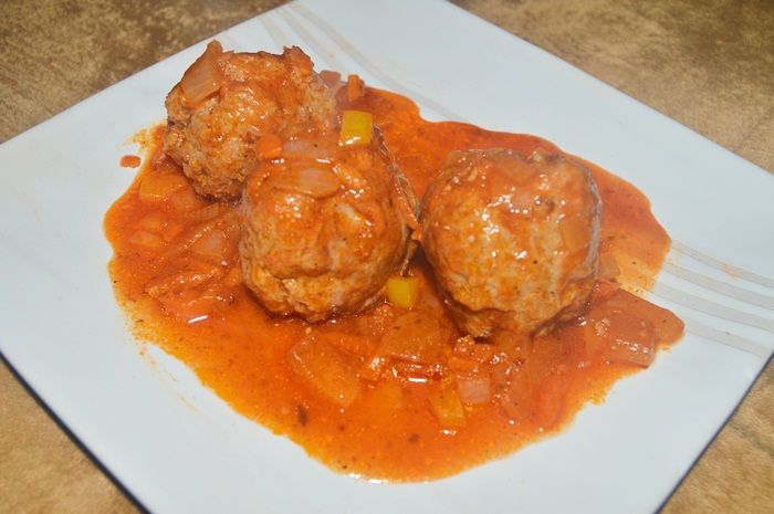 Pulpety z sosem pomidorowym