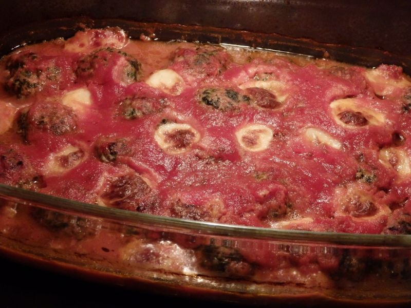 Pulpety zapiekane w sosie pomidorowym z mozzarellą