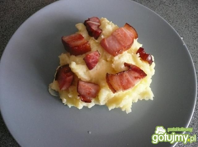 Pure z młodych ziemniaków z boczkiem