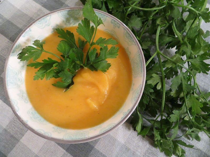 Zupa krem marchewkowa z Chianti 