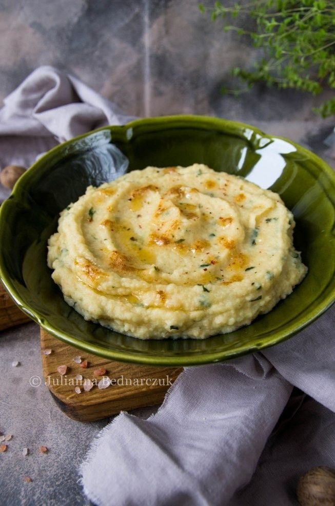 Puree selerowe z bazylią i palonym masłem Puree selerowe z bazylią i palonym masłem