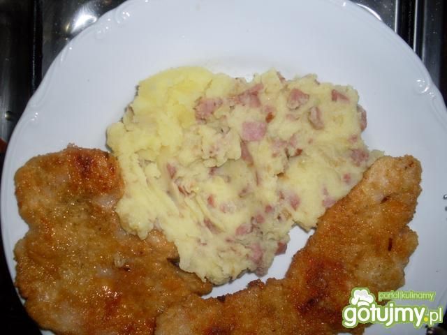 Puree z kiełbaską smażoną na cebuli Puree z kiełbaską smażoną na cebuli