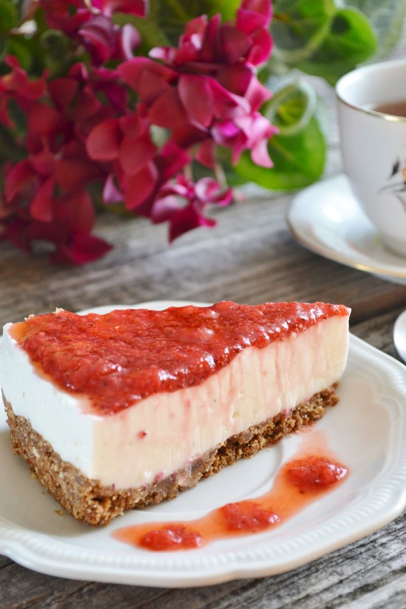 Puszek z musem truskawkowym