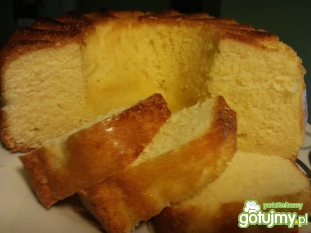 Puszysta i expresowa babka majonezowa