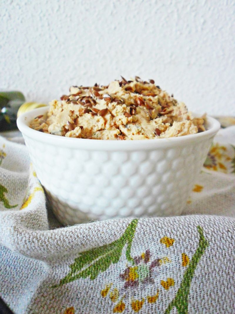 Puszysta pasta mięsna z olejem rydzowym