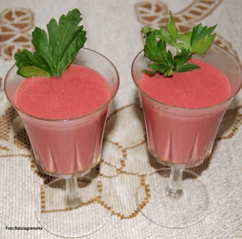 Puszysta zupa krem z buraków :