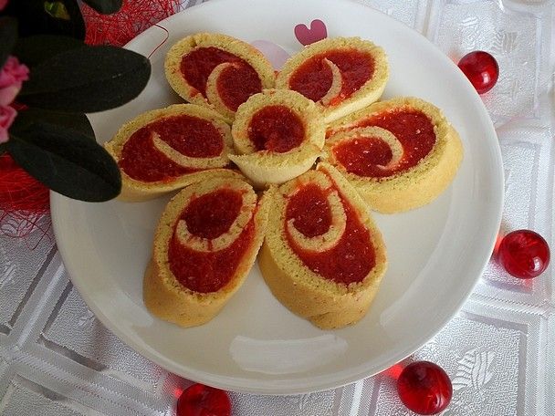 Puszyste naleśniki z truskawkami