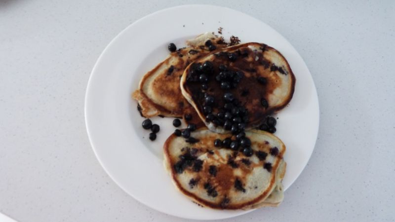 Puszyste pancakes z jagodami Puszyste pancakes z jagodami