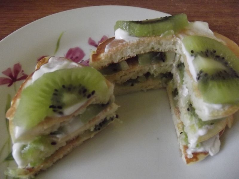 Puszyste pancakes z kiwi Puszyste pancakes z kiwi