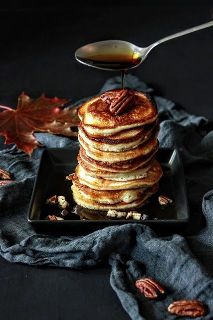 Puszyste pancakes z syropem klonowym