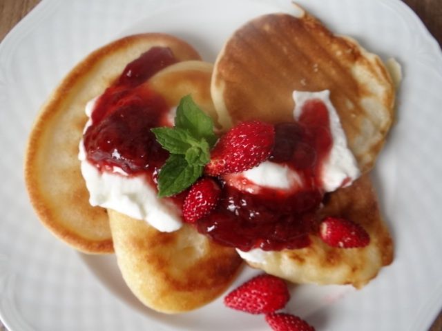 Puszyste placki na maślance na słodko