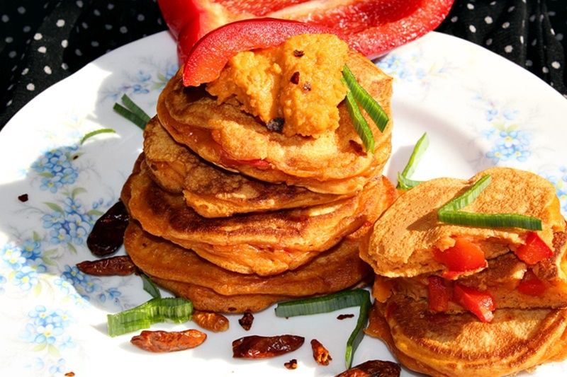 Puszyste placuszki paprykowe Puszyste placuszki paprykowe