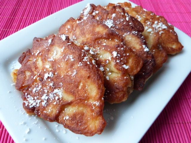 Puszyste placuszki z jabłkami