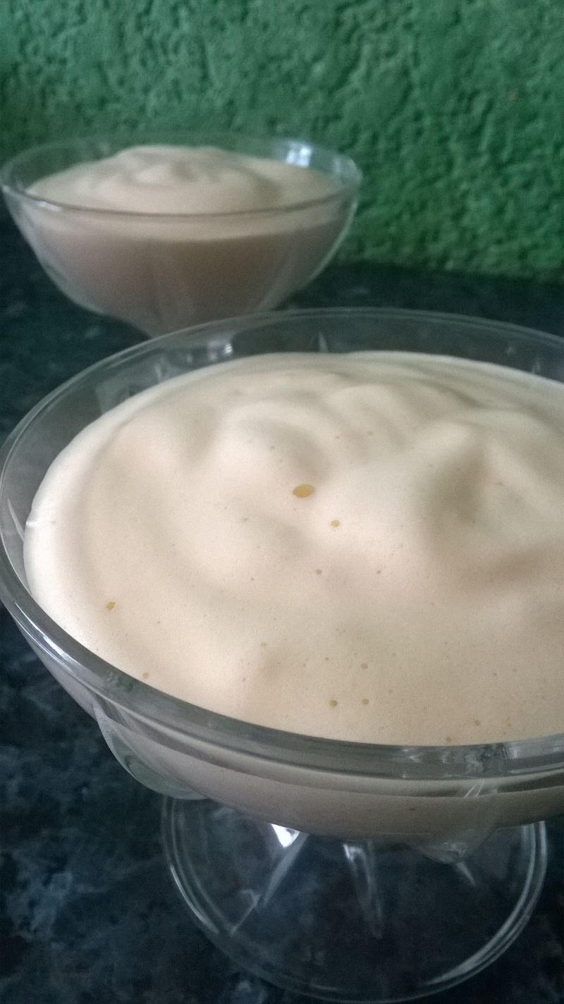 Puszysty deser waniliowo-jajeczny Puszysty deser waniliowo-jajeczny