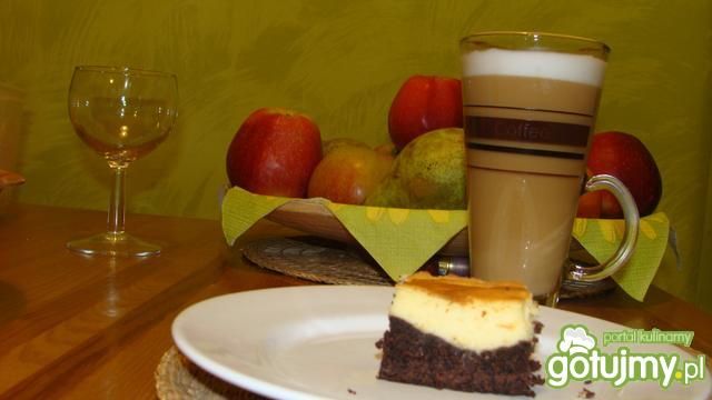Puszysty sernik na kakaowym spodzie Puszysty sernik na kakaowym spodzie