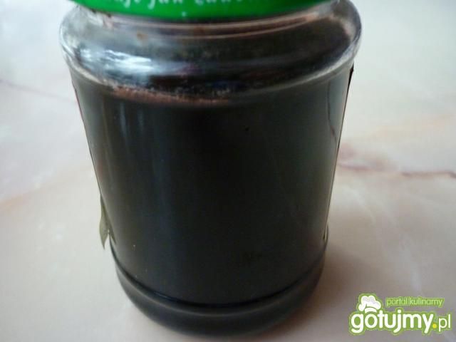 Pyszna galaretka z czarnych porzeczek