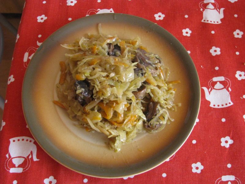 Pyszna kapusta z pieczarkami Pyszna kapusta z pieczarkami