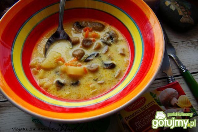 Pyszna pieczarkowa z kaszą perłową 