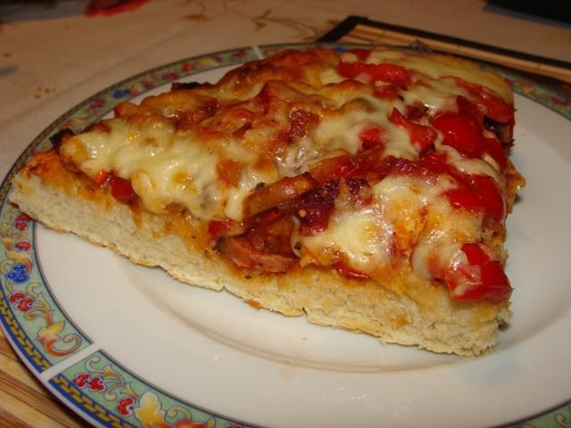 Pyszna pizza domowa Pyszna pizza domowa
