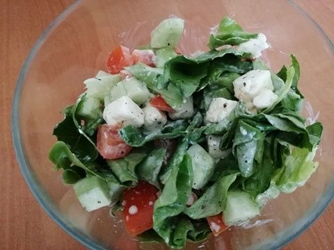 Pyszna sałatka do grillowanych potraw Pyszna sałatka do grillowanych potraw