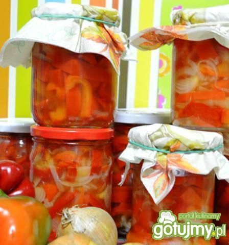 Pyszna sałatka z papryki i cebuli