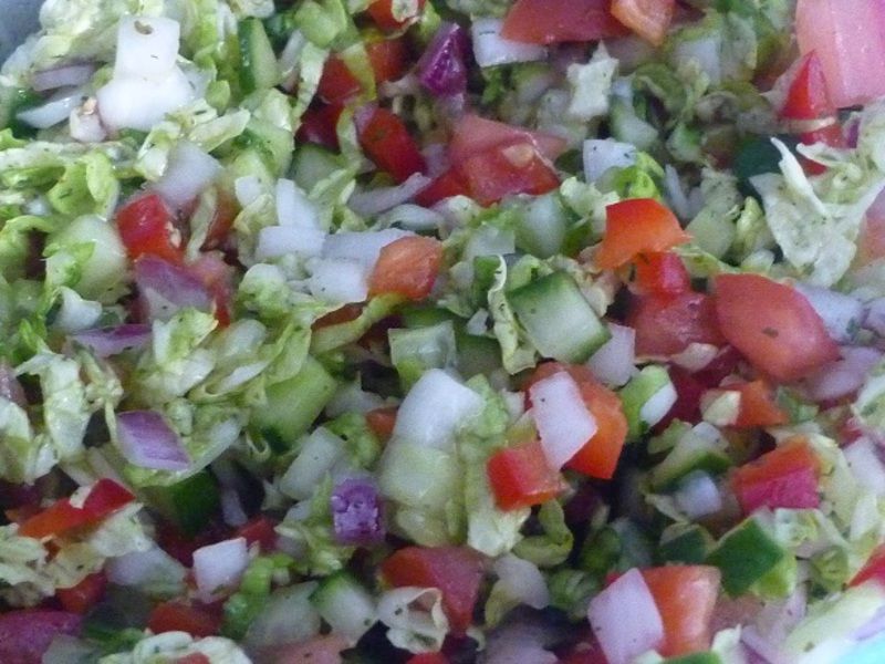 Pyszna surówka z pekińskiej z papryką Pyszna surówka z pekińskiej z papryką