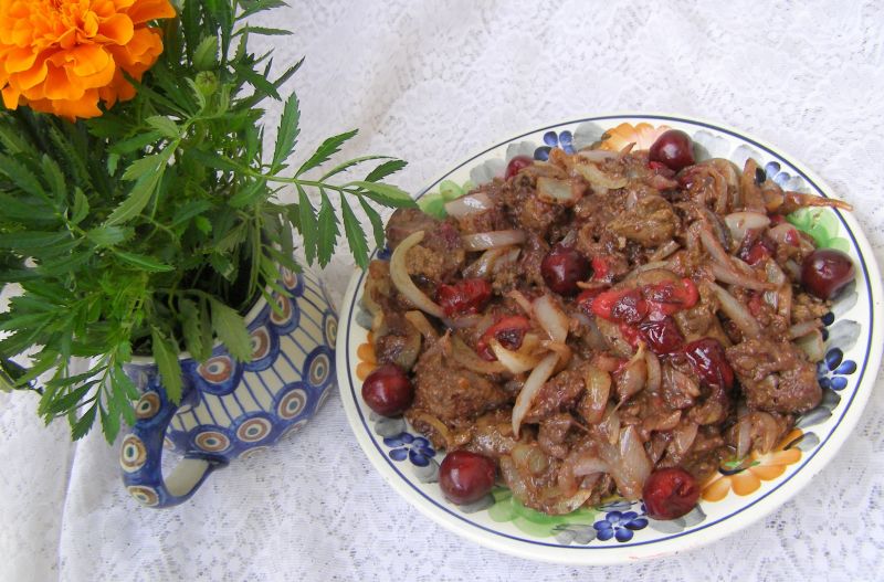 Pyszna wątróbka z wiśniami Pyszna wątróbka z wiśniami