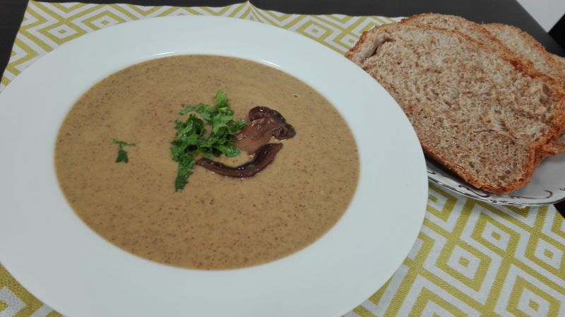 Pyszna zupa-krem z suszonych grzybów 