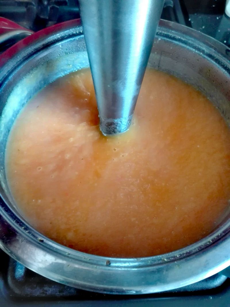 Pyszna zupa marchewkowa