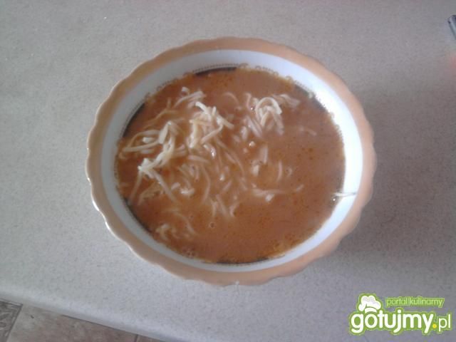 pyszna zupa pomidorowa.