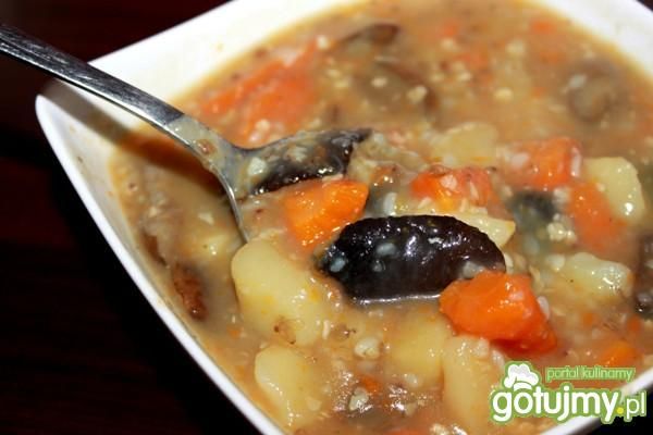 Pyszna zupa z kaszą i grzybami Pyszna zupa z kaszą i grzybami