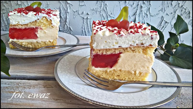 Pyszne ciasto na biszkopcie Pyszne ciasto na biszkopcie
