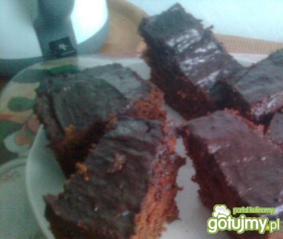 Pyszne ciasto oblane polewą czekoladową Pyszne ciasto oblane polewą czekoladową