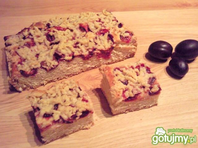 Pyszne drożdżowe ze śliwkami i kruszonką