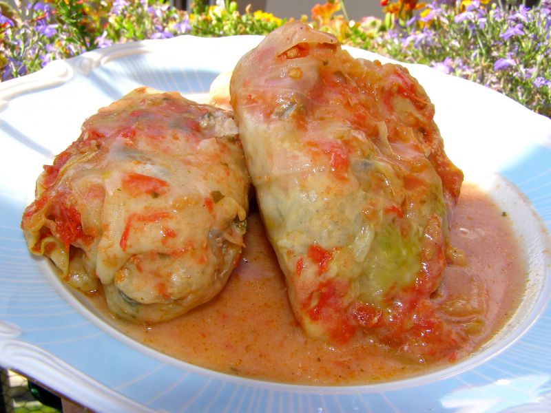 Pyszne duszone gołąbki w pomidorach