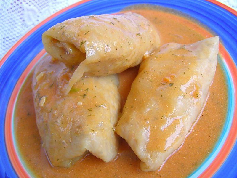 Pyszne gołąbki z szybkowara z sosem pomidorowym. Pyszne gołąbki z szybkowara z sosem pomidorowym.