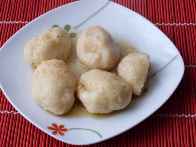 Pyszne knedle z jabłkami