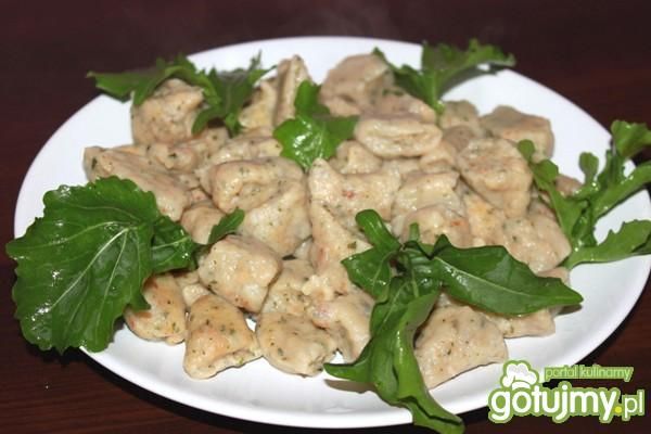 Pyszne kopytka z ziołami i czosnkiem Pyszne kopytka z ziołami i czosnkiem