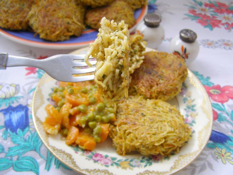 Pyszne kotlety z makaronu nitki Pyszne kotlety z makaronu nitki