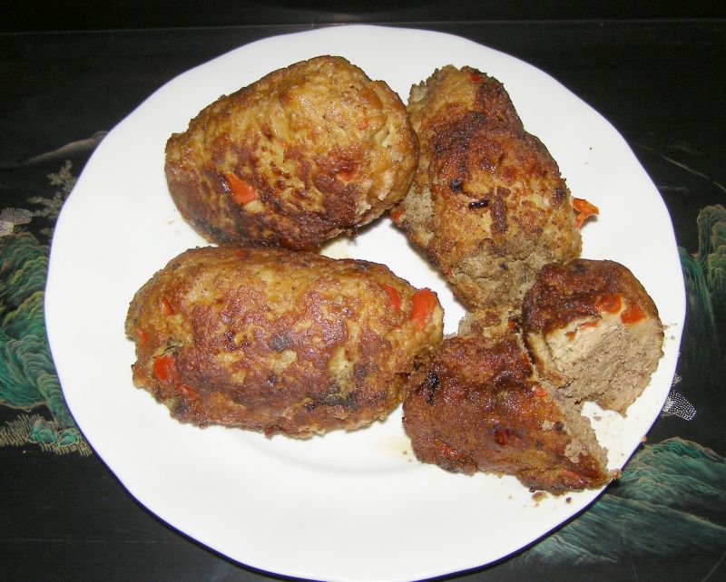 Pyszne mielone kotlety z wątróbką i papryką. Pyszne mielone kotlety z wątróbką i papryką.