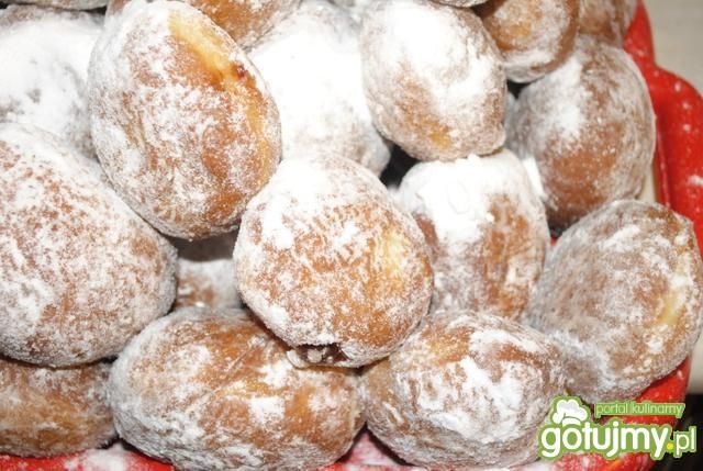Pyszne pączki mojego taty. Pyszne pączki mojego taty.