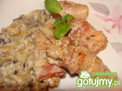 Pyszne roladki owijnane boczkiem w sosie