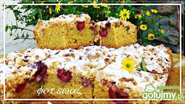 Pyszne ucierane ciasto z czereśniami