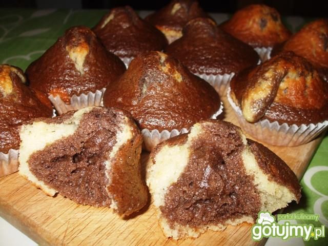 Pyszne, wilgotne muffiny marmurkowe