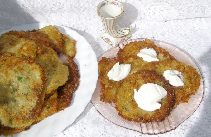 Pyszne ziemniaczane placki z ogórkiem,shoarmą