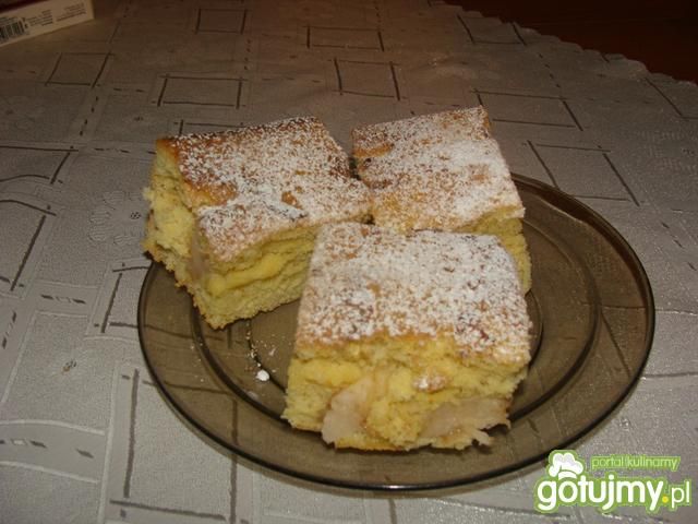 Pyszny biszkopt z jabłkami