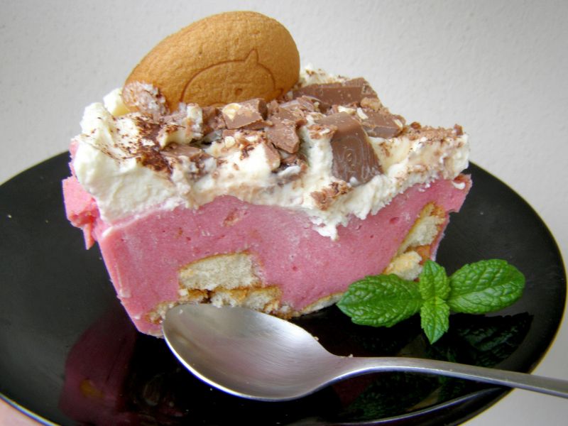 Pyszny deser na zimno z wiśni i mascarpone