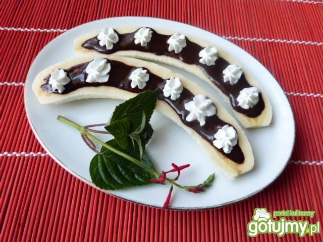 Pyszny deser z bananów i czekolady Pyszny deser z bananów i czekolady