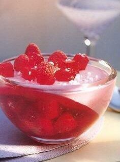 Pyszny deser z malinami