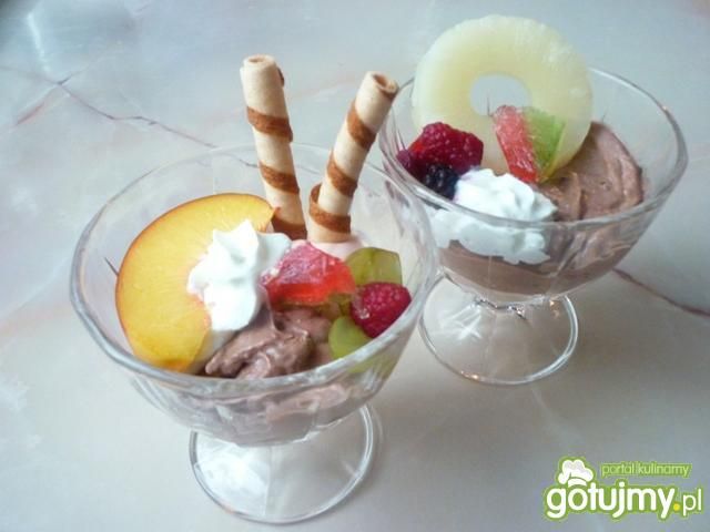 Pyszny deser z piany i galaretki Pyszny deser z piany i galaretki
